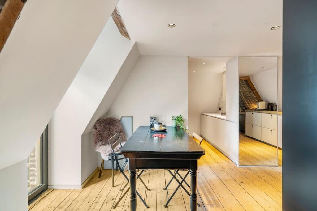 Unique Stylish Studio In Top Location Appartement Bruges