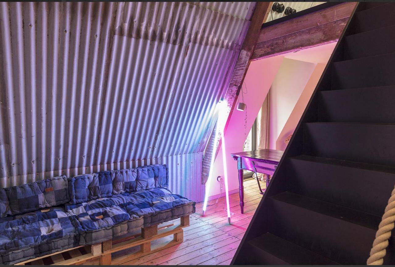 Unique Stylish Studio In Top Location *
