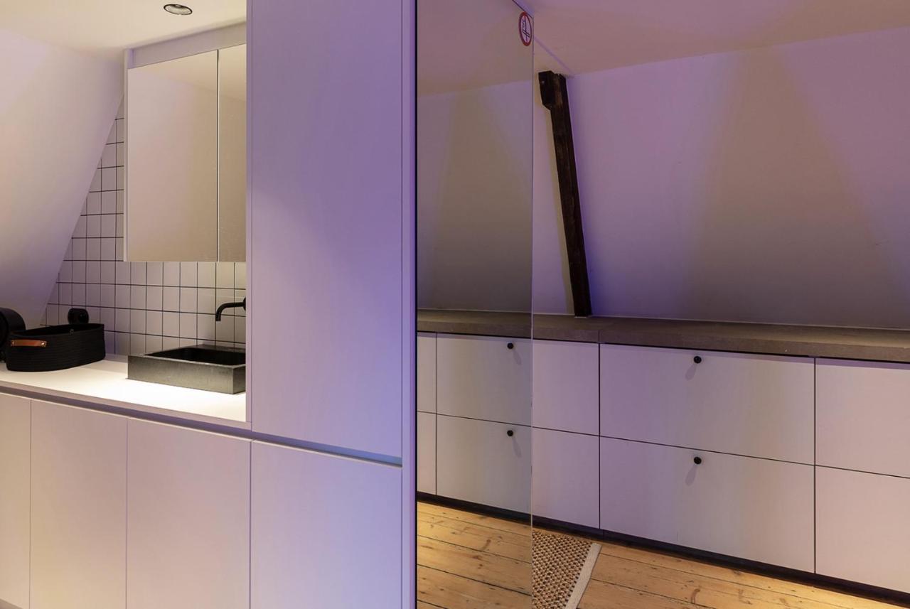 Unique Stylish Studio In Top Location *